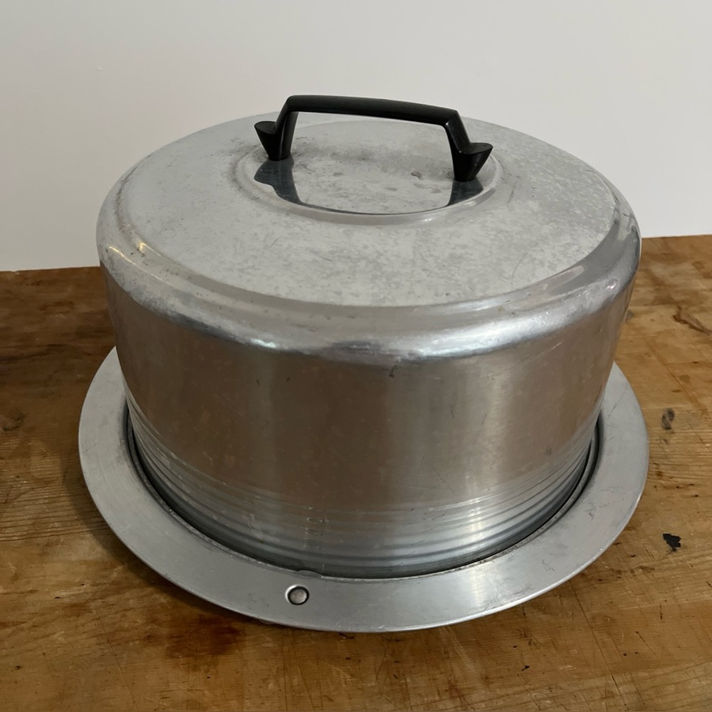 Vintage Cake Carrier with Handle, Regal Aluminum, 1960’s